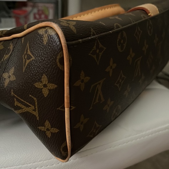 💎Authentic 💎 Louis Vuitton Manhattan GM Tote💎 - Picture 8 of 15